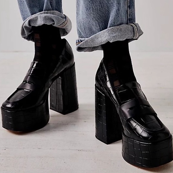 New in Box, SCHUTZ Viola Croco Platform Penny Loafers! Size US 9. - Picture 2 of 8